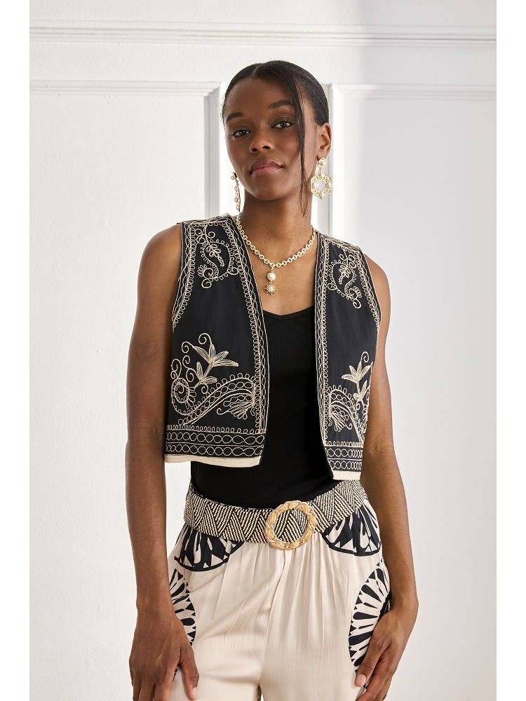 CHALECO CON BORDADOS BICOLOR 2