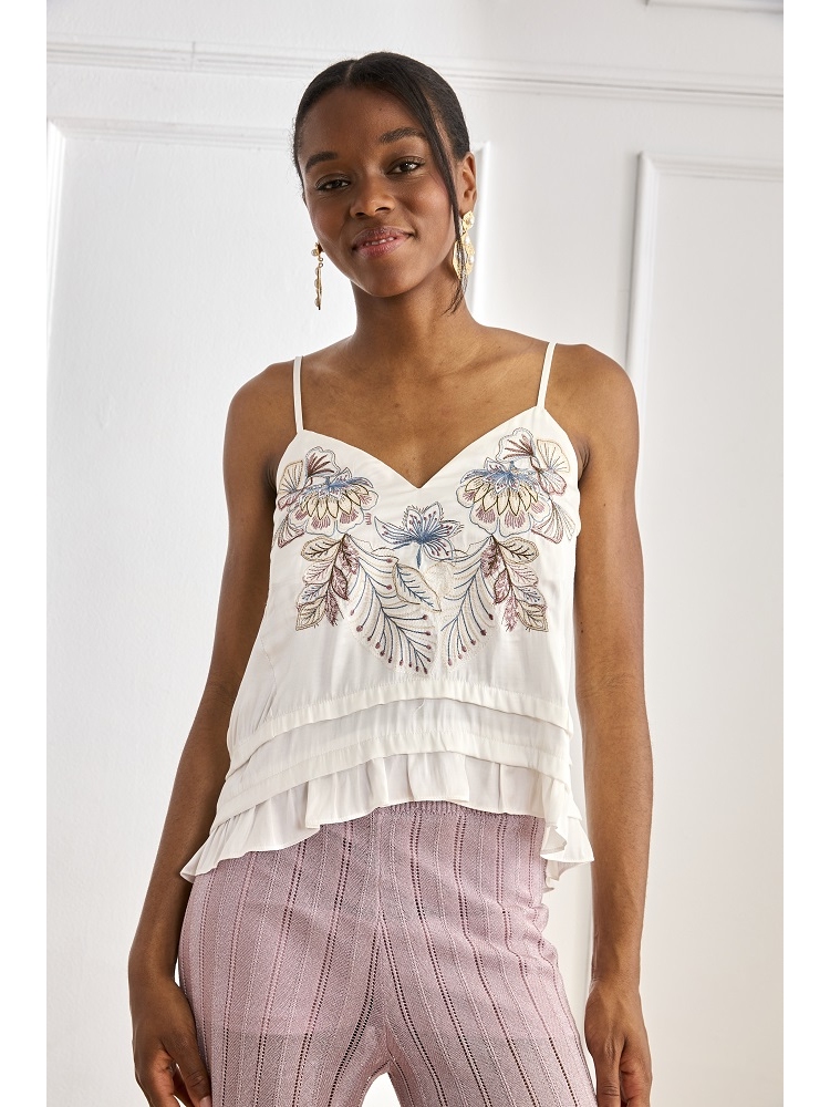 TOP TIRANTES CON BORDADO DELANTERO 2