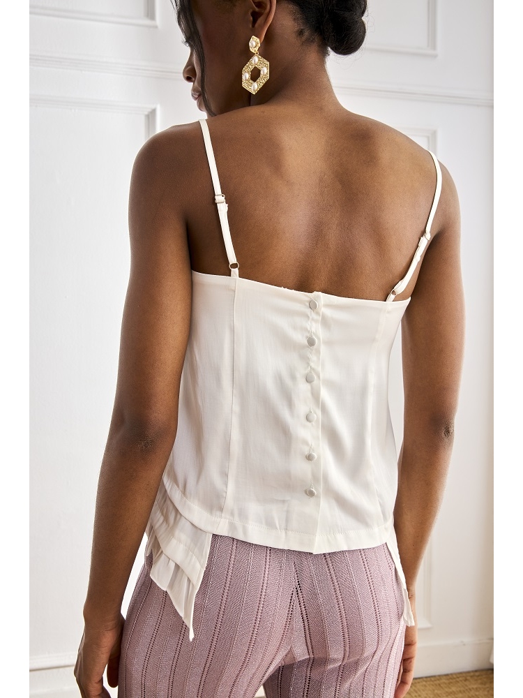 TOP TIRANTES CON BORDADO DELANTERO