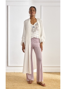 TOP TIRANTES CON BORDADO DELANTERO