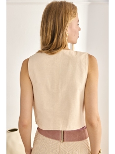 CHALECO CON BORDADO FLORAL