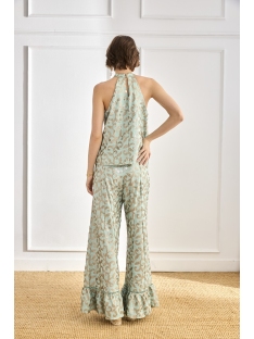 PANTALON CON VOLANTES EN BAJO Y LENTEJUE