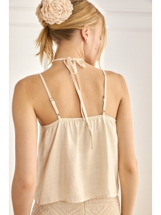 TOP VISCOSA TRIANTES CON VOLANTES EN ESC