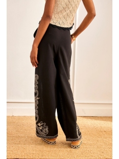 PANTALON CON BORDADO BICOLOR