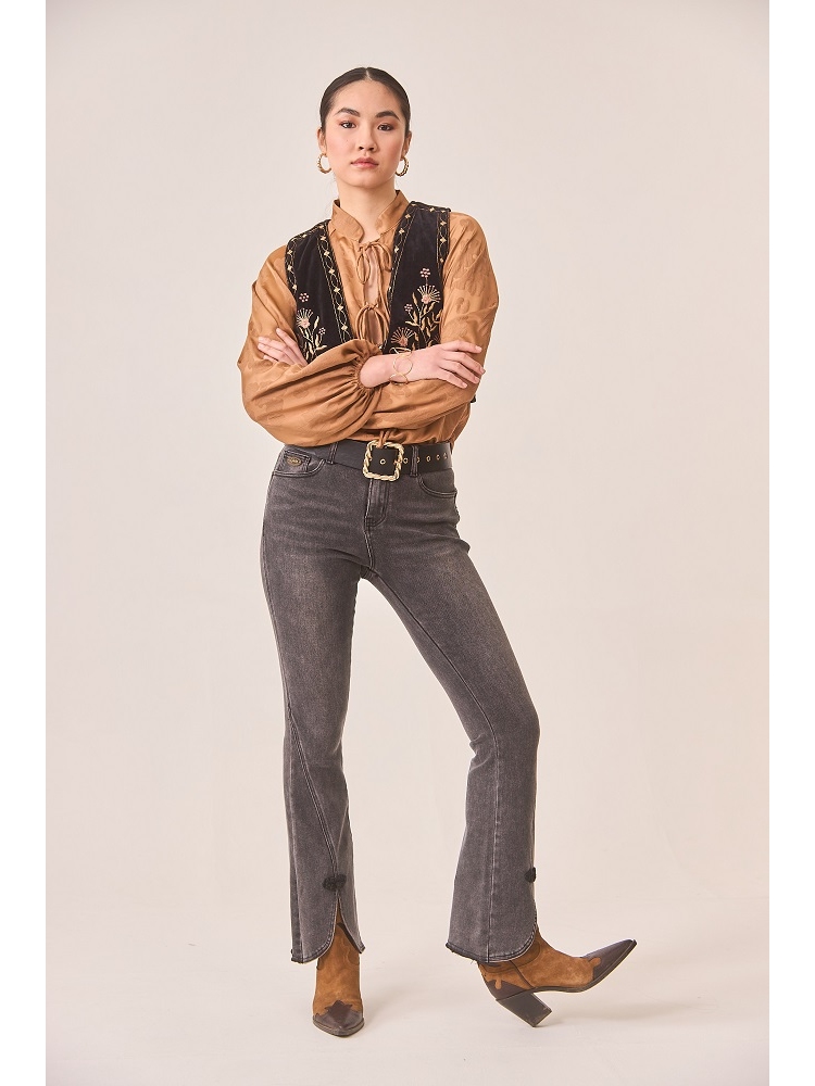 CHALECO TERCIOPELO BORDADO