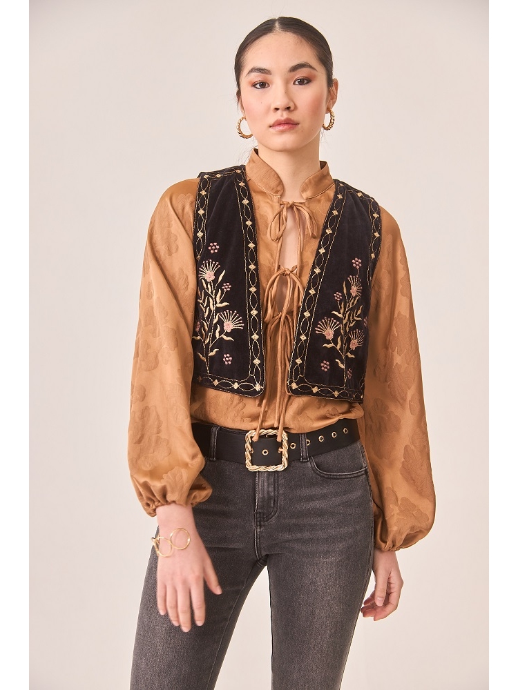 CHALECO TERCIOPELO BORDADO