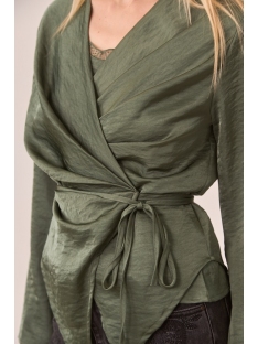 BLUSA CRUZADA SATINADA