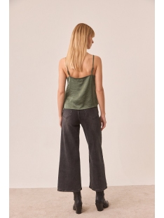 TOP LENCERO SATINADO CON DETALLE BLONDA