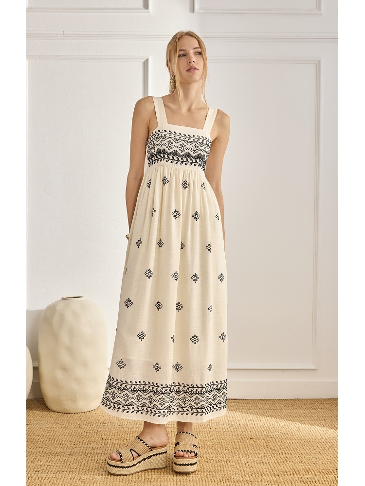 VESTIDO LARGO LINO BORDADO Y ESC. CUADRA