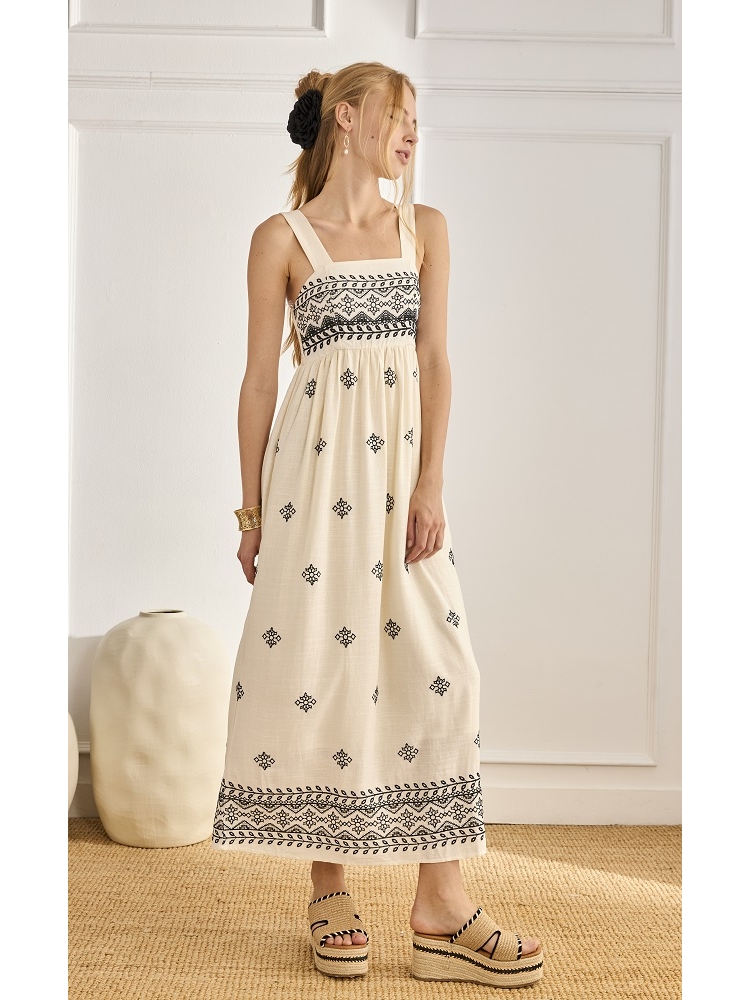 VESTIDO LARGO LINO BORDADO Y ESC. CUADRA 2