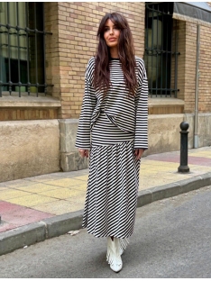 CONJUNTO SUDADERA Y FALDA RAYAS