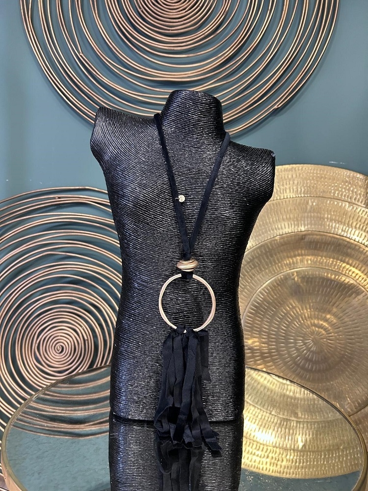 COLLAR LARGO TERCIOPELO FLECOS