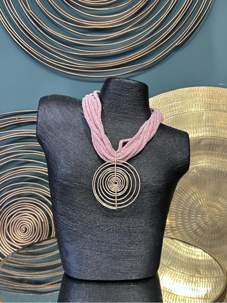 GARGANTILA CHENILLA MEDALLA ESPIRAL 2